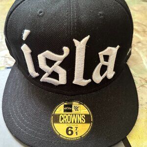 Crowns Guam Isla Guahan Black Fitted Hat Size 7 1/8 56.8 cm Our Waters Run Deep